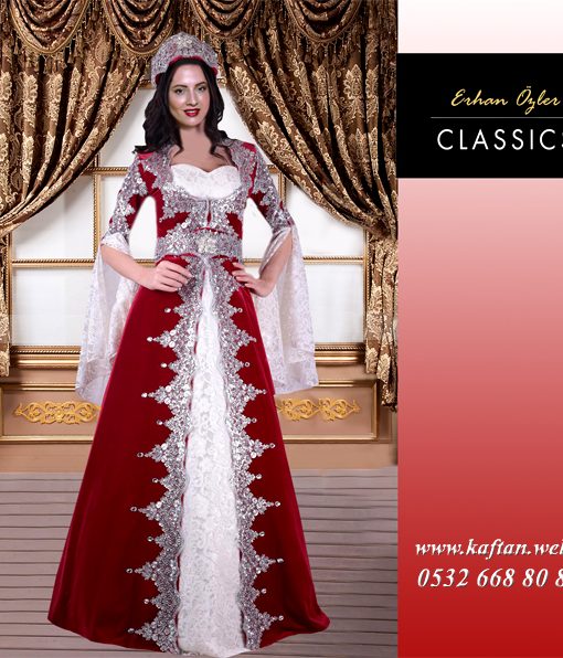Kırmızı kadife kaftan