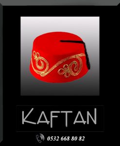 Kırmızı işlemeli fes